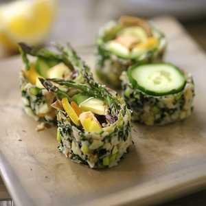 A.A.C (Asparagas, Avocado, Cucumber) Roll (8 Pieces)