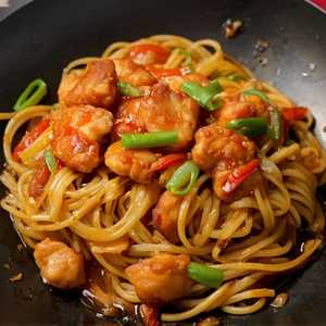 Schezwan Chicken Hakka Noodles