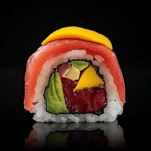 T.A.M (Tuna, Avocado, Mango) Roll (8 Pieces)
