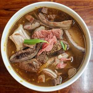 P7 Phở nạm, tái, sách