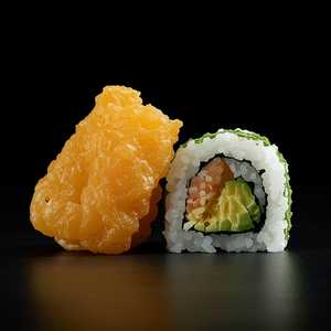 Yam Tempura & Avocado Roll (8 Pieces)