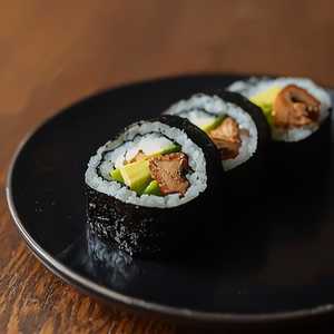 Shitake Mushroom + Avocado Roll (8 Pieces)